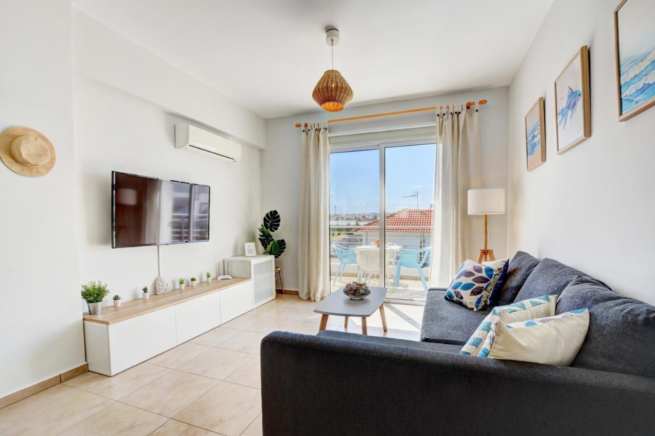 ♥ Sunny&Cozy Family Apartment ★ Walk To The Beach☼ Paralimni Exterior photo
