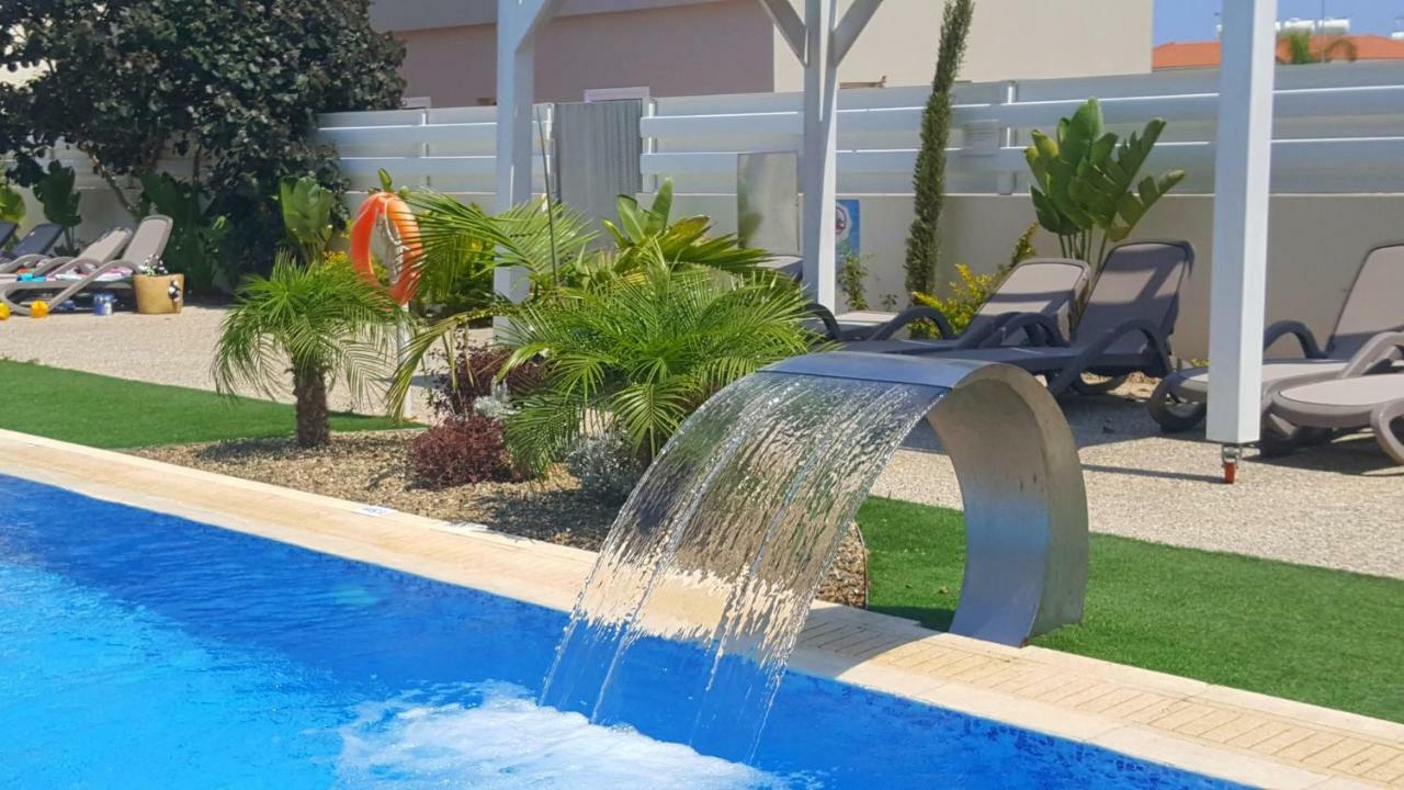 ♥ Sunny&Cozy Family Apartment ★ Walk To The Beach☼ Paralimni Exterior photo